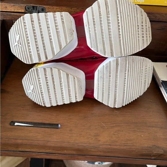 Puma Women's Burgundy Sneakers with Gold Details - Picture 5 of 5